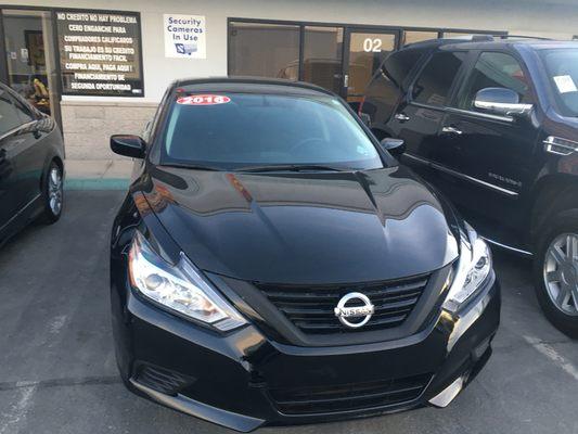 2016 Nissan Altima 2.5 11k miles free warranty