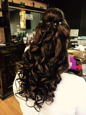 Pretty wedding hair