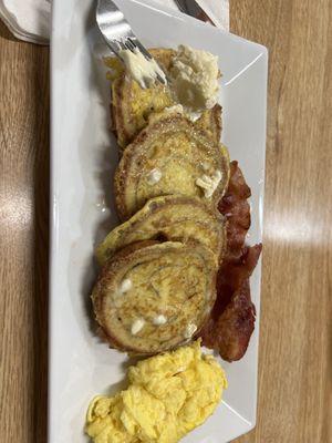 Cinnamon French toast, with bacon and eggs