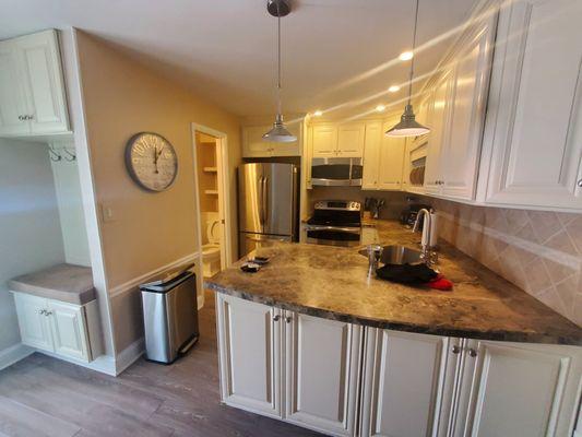 Full kitchen and powder room