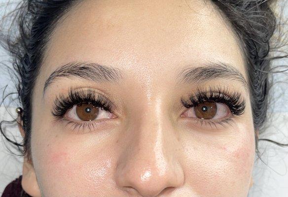 Eyelashs Extension $70.00 new Volume Set 
(408) 687- 8118