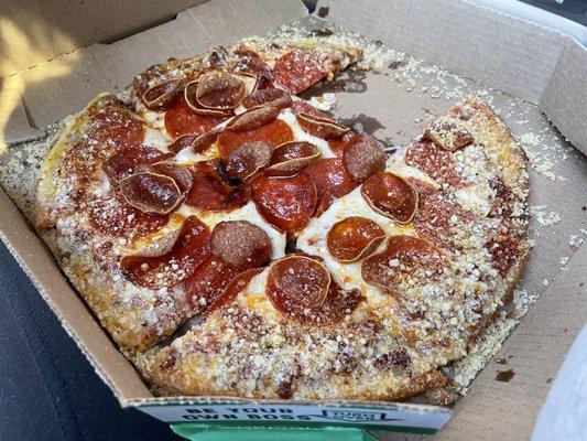 Crispy Thin Crust Pepperoni Magnifico Pizza