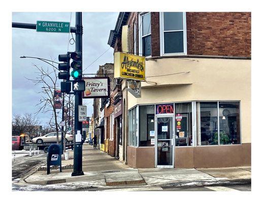 Alexander's Restaurant.(NClark/WPeterson Area)Edgewater. Nice Small Breakfast/Lunch Place. Very Nice Service & Good Food. Cool!