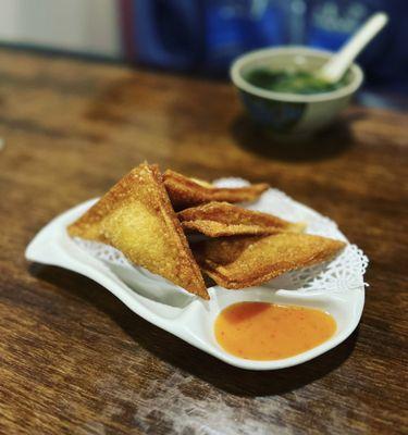 Crab Rangoon appetizer- fantastic!