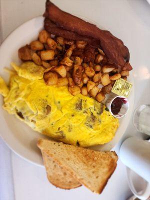 Omelet 417   Bacon  Toast  Potatoes Homemade Triple Berry Jam