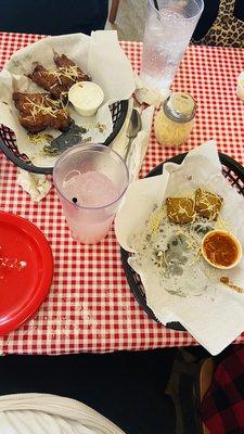 Sweet Italian wings (Housemade sauce) and toasted ravioli