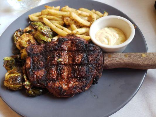 Filet with crisp Brussels and 1852 fries