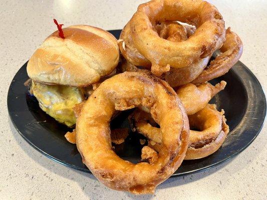 Burger & onion rings