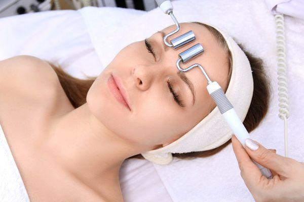 Microcurrent facial