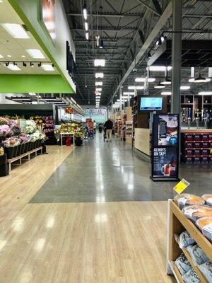 Market 32 Clifton Park NY. Very clean, well kept, spacious, and modern. Nice store.