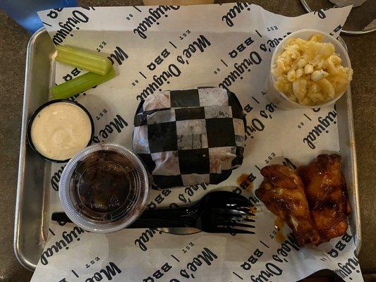 Chicken sandwich, wings, Mac & cheese, & Mississippi mud pie