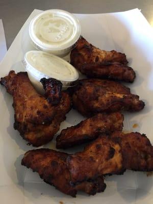 BBQ wings (alright).