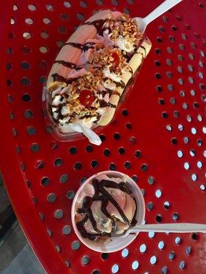 Banana split and sundae