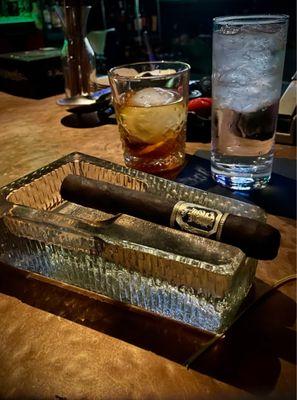 Smoked Old Fashioned i,Papi, perfectly pair'd wit' an Undercrown "10"