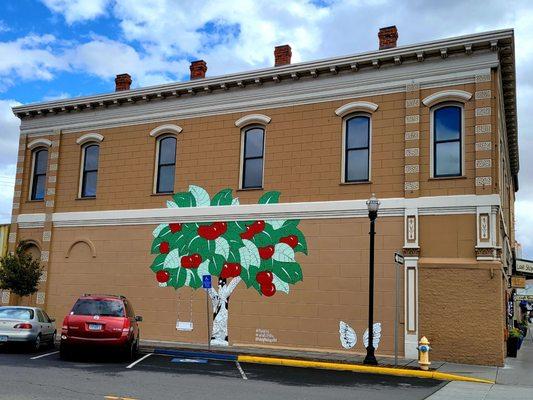 Eye catching mural on side of building