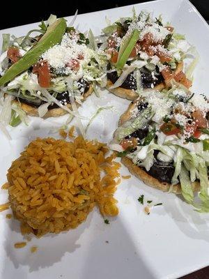 Sopes (vegetarian)