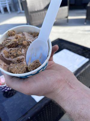 Peanut butter ice cream with Reese's peanut butter cups