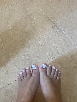 White summer toes.. gel pedi by Lauren