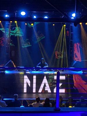 Naz's set