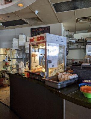 Popcorn machine