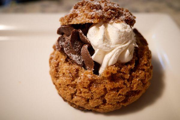 Hojicha cream puff