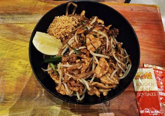 chicken pad thai.