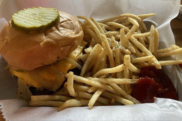 Cheeseburger with Fries