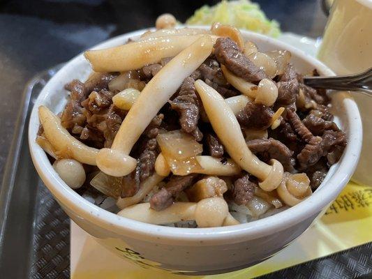 Beef and mushroom steamed rice