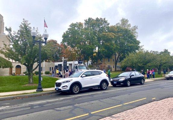 Food share truck on 10/23/20 doing good for the community