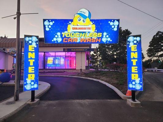 TOUCHLESS CAR WASH ENTRANCE