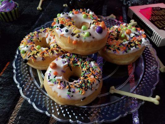 Cute donuts! Bring the sprinkles and they bring the magic!