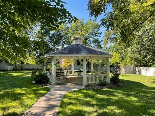 Backyard gazeebo