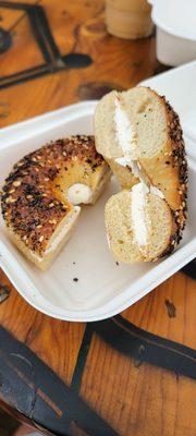 Everything Bagel w/ Cream Cheese