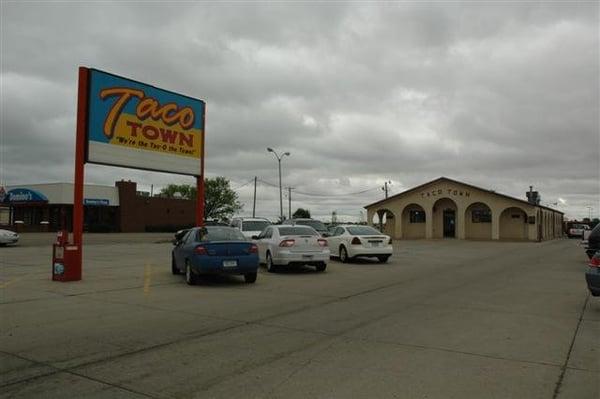 Taco Town Building and Sign