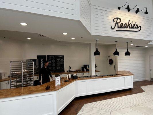 Rookies known for their awesome best in the world ice cream sandwiches has opened a location in the River Ridge Mall in Lynchburg.