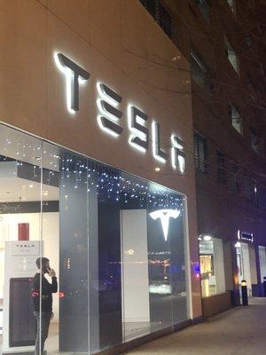 Tesla sign (outdoor)