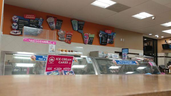 Baskin Robbin side of store