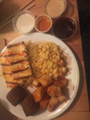 Paneer rice, cassava fries, falafel, perimayo corn and barbecue, ranch and hot sauces.