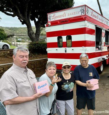 Leonard's Bakery Food Truck has the Best Malasadas!