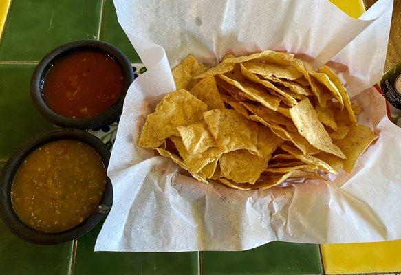 Chips & Salsa: the green is amazing!