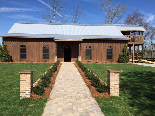 Sweetdaddy's Barn at Pine Knoll Farms