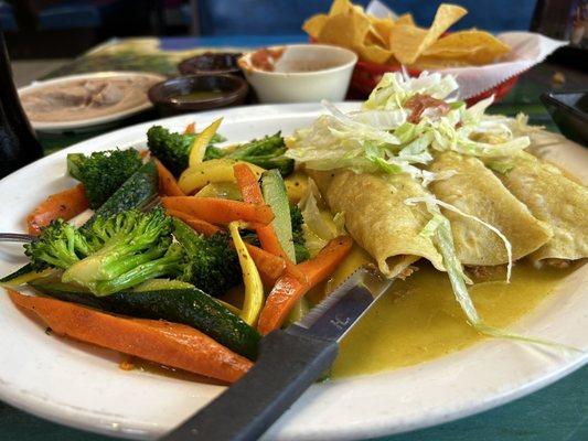 Chicken enchilada with veggies