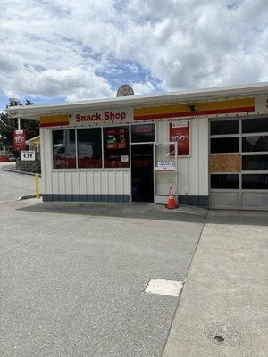 Small station with four pumps for gas & diesel and friendly staff.