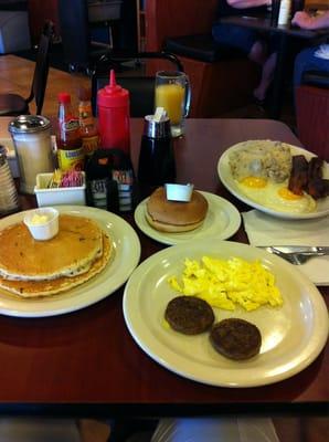 Breakfast incl biscuit and gravy. First timer!