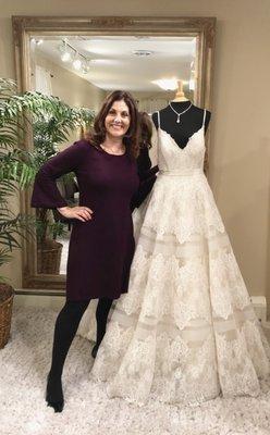 Hi! I'm Marylu Aragosa, owner of Ferri Formals and Bridals