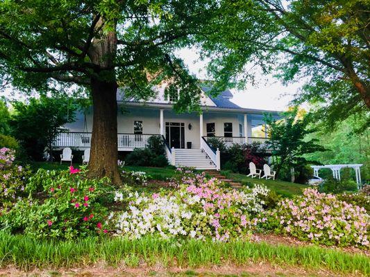 AVA_House_BnB_Dahlonega_Facade_Day_Spring