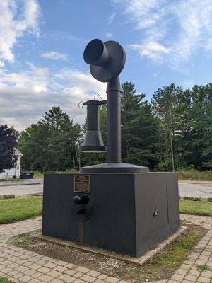 The World's Largest Telephone, Woodstock ME