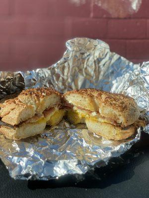 Awesome atmosphere and really great bagels!