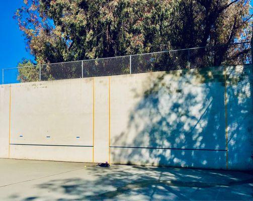 tennis wall to practice on