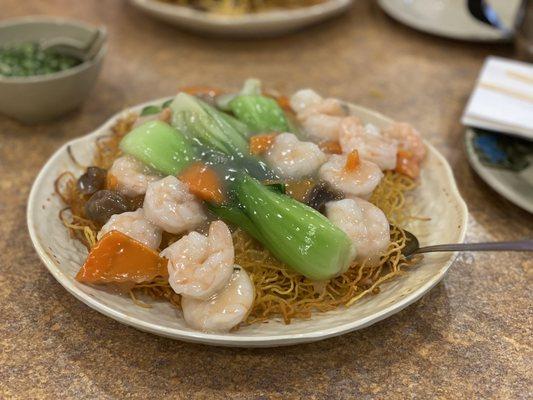 Shrimp with crispy noodle